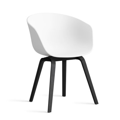 About A Chair AAC 22 Armlehnstuhl, White 2.0, Eiche schwarz lackiert