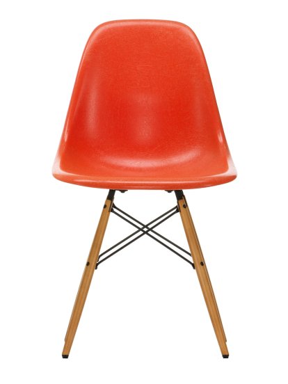 Eames Fiberglass Chair DSW, Eames red orange, Ahorn gelblich