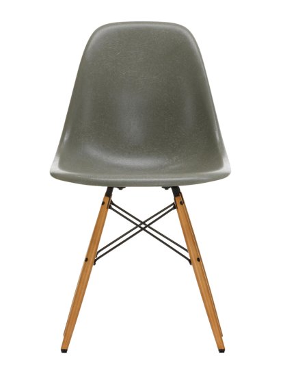 Eames Fiberglass Chair DSW, Eames raw umber, Ahorn gelblich